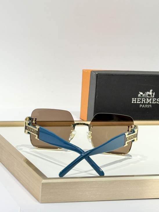 Picture of Hermes Sunglasses _SKUfw70119390fw